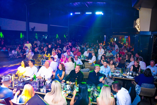bev-vo-bitola-na-edinstvenoto-kabare-so-tradicionalna-makedonska-muzika-kakvo-bogatstvo-imame-ushte-se-ezham-od-emocii-18.jpg
