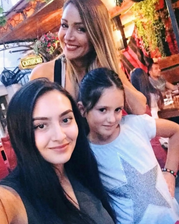 lila-gi-pokazha-vnukite-koi-se-vistinski-ubavici-do-genot-e-02.jpg