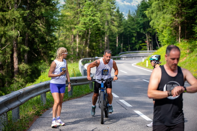 makedonci-istrchaa-450km-od-insbruk-do-ljubljana-na-timska-trka-na-vlez-vo-slovenija-ne-isplashija-volci-zavrshivme-za-40-chasa-21.jpg