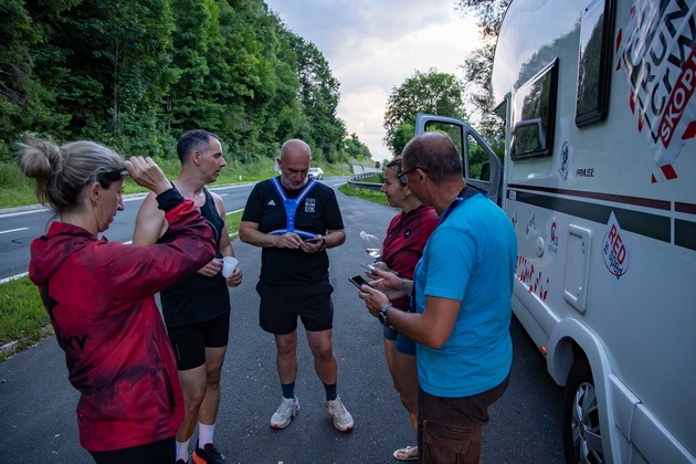 makedonci-istrchaa-450km-od-insbruk-do-ljubljana-na-timska-trka-na-vlez-vo-slovenija-ne-isplashija-volci-zavrshivme-za-40-chasa-24.jpg
