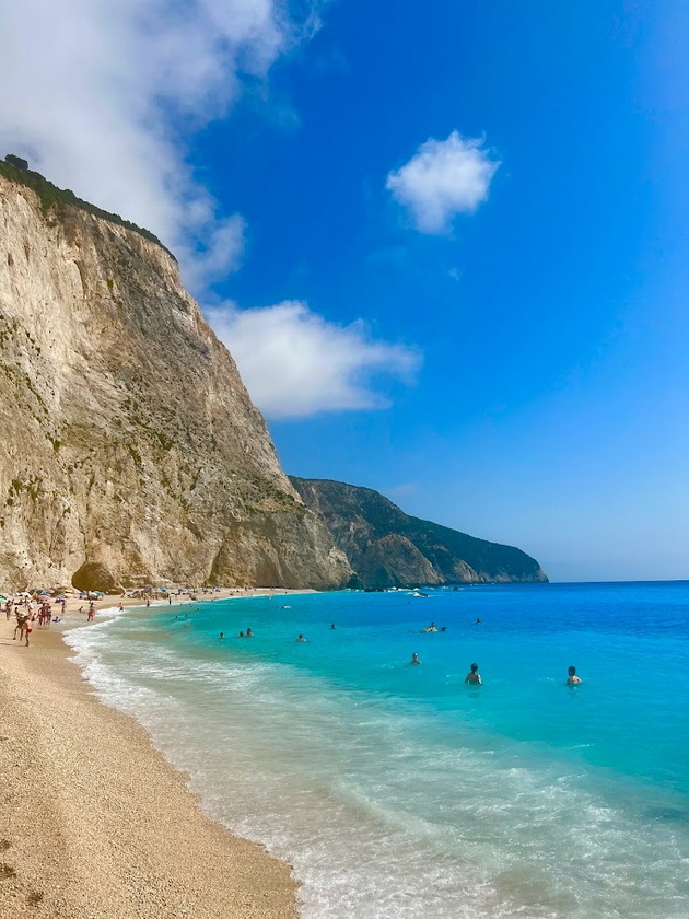 na-odmor-so-branko-na-lefkada-si-nosam-lezhalka-na-sekoja-plazha-vo-3-godini-nikogash-ne-sum-nachekal-ogromni-branovi-09.jpg