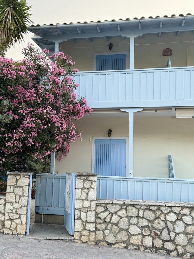 na-odmor-so-branko-na-lefkada-si-nosam-lezhalka-na-sekoja-plazha-vo-3-godini-nikogash-ne-sum-nachekal-ogromni-branovi-31.jpg