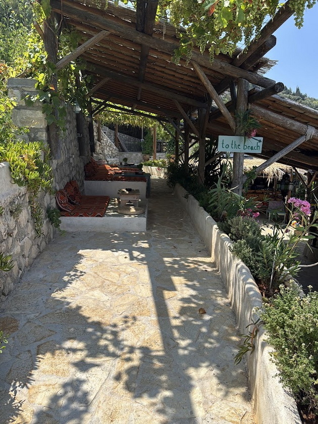 na-odmor-so-branko-na-lefkada-si-nosam-lezhalka-na-sekoja-plazha-vo-3-godini-nikogash-ne-sum-nachekal-ogromni-branovi-46.jpg