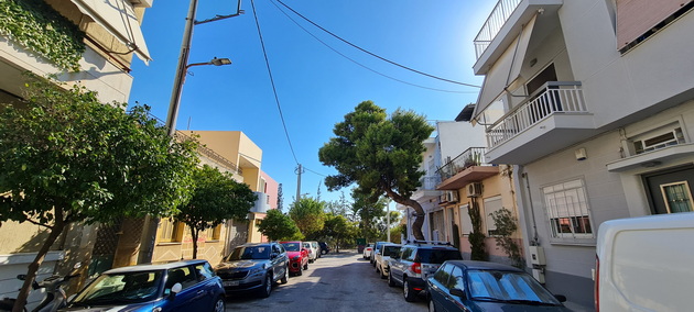na-odmor-so-daniel-dann-vo-atina-bev-sam-8-dena-plazhite-se-ubavo-organizirani-kafe-e-od-3-lezhalki-od-10-nagore-02.jpg