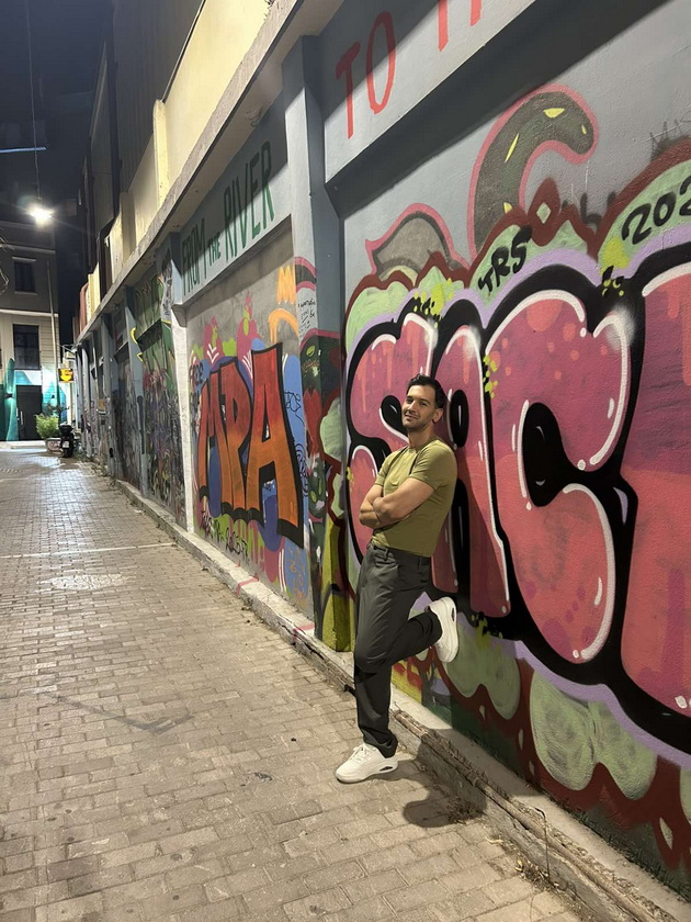 na-odmor-so-daniel-dann-vo-atina-bev-sam-8-dena-plazhite-se-ubavo-organizirani-kafe-e-od-3-lezhalki-od-10-nagore-53.jpg
