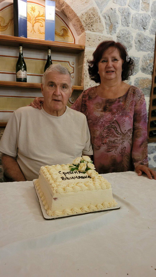po-48-godini-brak-moite-roditeli-se-venchaa-vo-manastir-vo-makedonija-den-koj-nema-da-go-zaboravime-02.jpg