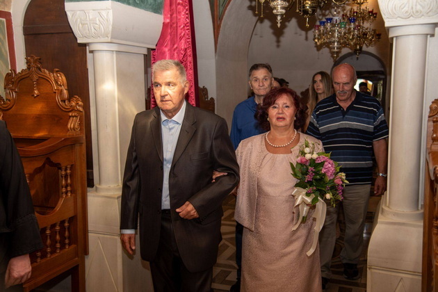 po-48-godini-brak-moite-roditeli-se-venchaa-vo-manastir-vo-makedonija-den-koj-nema-da-go-zaboravime-09.jpg