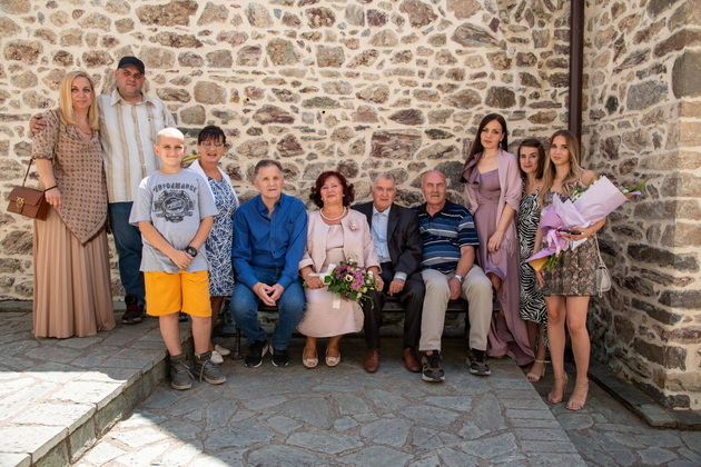 po-48-godini-brak-moite-roditeli-se-venchaa-vo-manastir-vo-makedonija-den-koj-nema-da-go-zaboravime-31.jpg