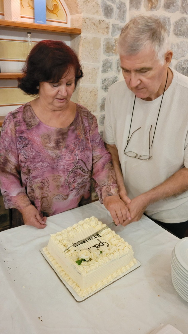 po-48-godini-brak-moite-roditeli-se-venchaa-vo-manastir-vo-makedonija-den-koj-nema-da-go-zaboravime-37.jpg