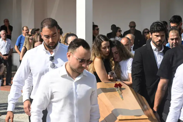 pogreban-diogo-zhota-soprugata-oblechena-vo-belo-bdenieto-se-odrzha-vo-crkvata-kade-se-venchaa-pred-2-nedeli-03.jpg