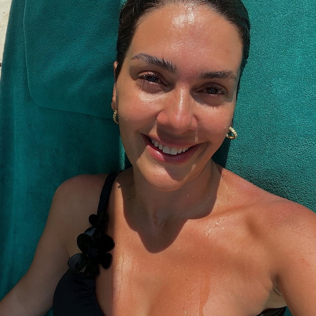 pozira-bez-shminka-zgodna-vo-bikini-sheherezad-na-42-godini-deluva-dvojno-pomlado-foto-15.jpg