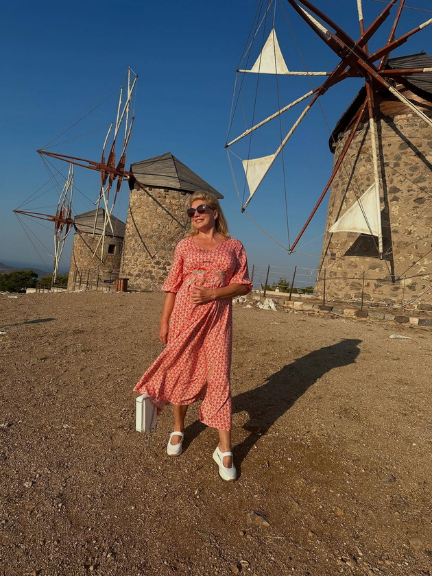 suzana-manchikj-zgodna-vo-bikini-na-pragot-na-osmata-decenija-sakajte-se-sebesi-04.jpg
