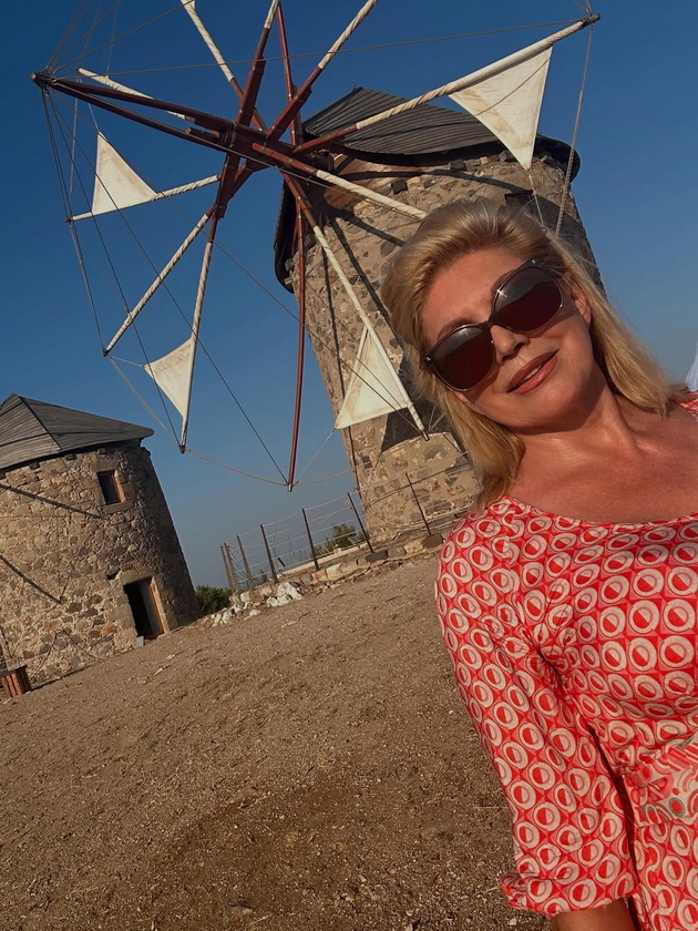 suzana-manchikj-zgodna-vo-bikini-na-pragot-na-osmata-decenija-sakajte-se-sebesi-06_copy.jpg