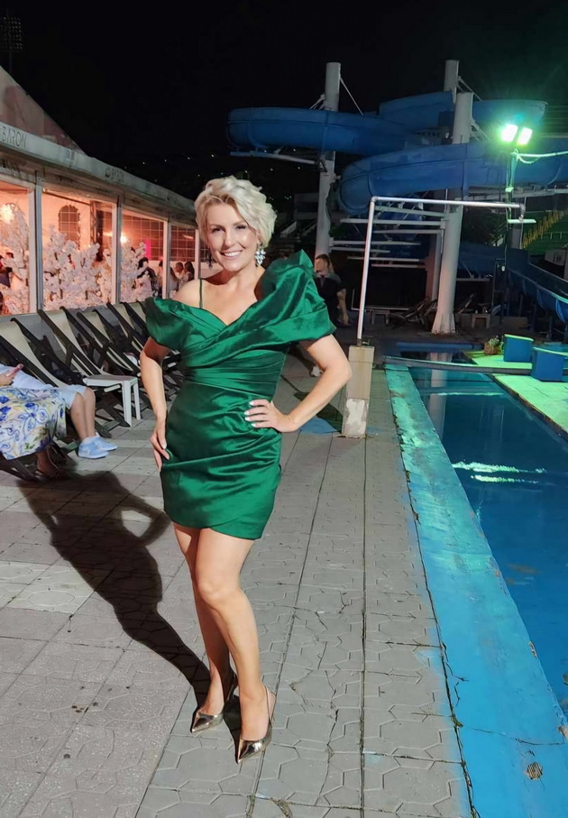 tatjana-lazarevska-se-vrati-od-avstralija-pa-ja-odvede-majka-i-na-iselenichka-zabava-mojata-kralica-05.jpg