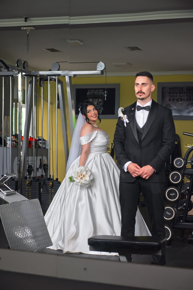 simona-i-bojan-napravija-svadbena-fotosesija-vo-teretana-tamu-se-zapoznavme-i-sekoja-minuta-ne-potsetuvashe-na-iskrite-od-porano-18.jpeg