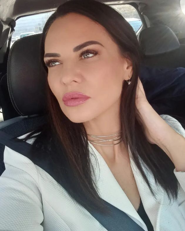svetlana-crnokrak-e-bikini-bozhica-na-49-godini-pozira-so-modni-parchinja-koi-se-hit-letovo.jpg