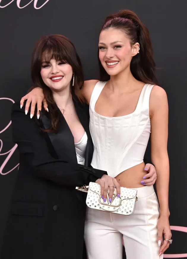 trojkata-se-raspadna-preku-glava-i-e-od-dramata-zoshto-selena-gomez-se-oddalechi-od-bruklin-bekam-i-nikola-pelc-03.jpg
