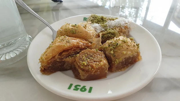 tura-so-deserti-niz-makedonija-najubavite-blagi-specijaliteti-shto-treba-da-gi-probate-07.jpg