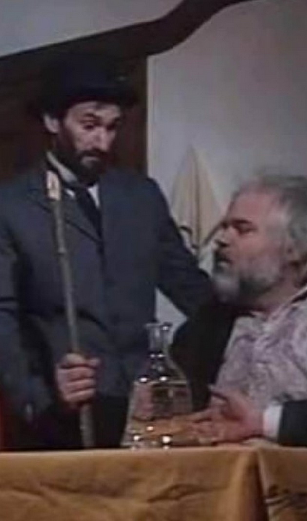 lazar-barakov-se-pokloni-na-grobot-na-gjorgji-kolozov-ni-vrati-ton-emocii-za-legendarnite-makedonski-narodni-prikazni-004.jpg