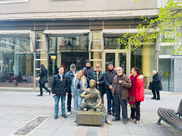 lide-stojanovska-turistichki-vodich-vo-makedonija-strancite-sakaat-da-si-kupat-kukja-na-selo-vo-makedonija-za-penzija-03.jpg
