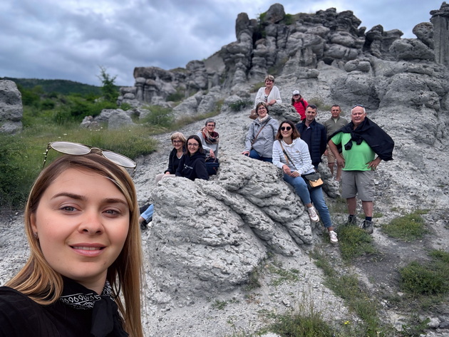 lide-stojanovska-turistichki-vodich-vo-makedonija-strancite-sakaat-da-si-kupat-kukja-na-selo-vo-makedonija-za-penzija-14.jpeg