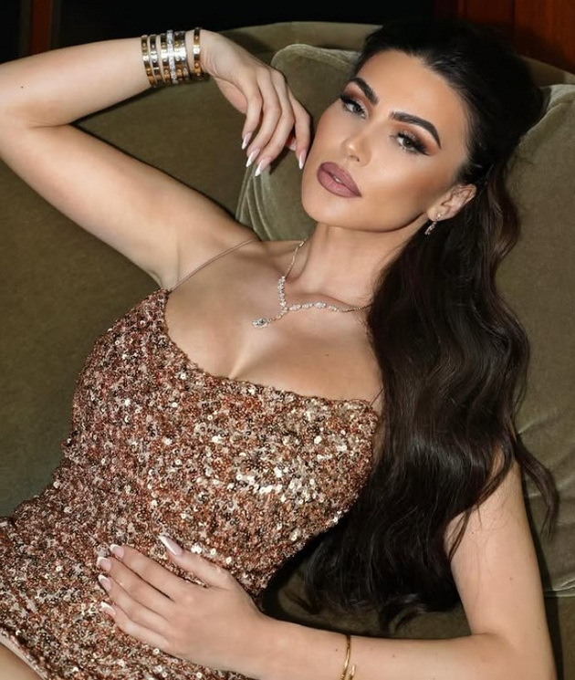 najpoznatata-srbinka-na-instagram-po-jelena-karleusha-ima-1-9-milioni-sledbenici-vodi-raskoshen-zhivoten-stil-foto-10.jpg