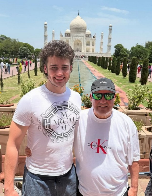 richard-od-london-se-preseli-vo-makedonija-letovo-izedov-mnogu-kjebapi-burek-obozhavam-a-gradam-kariera-na-jutujber-tuka-03.jpg
