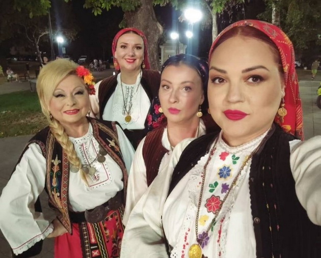 slava-ti-bozhe-suzana-spasovska-go-proslavi-61-iot-rodenden-duvna-svekjichki-za-nea-godinite-se-samo-brojka-14_copy.jpg