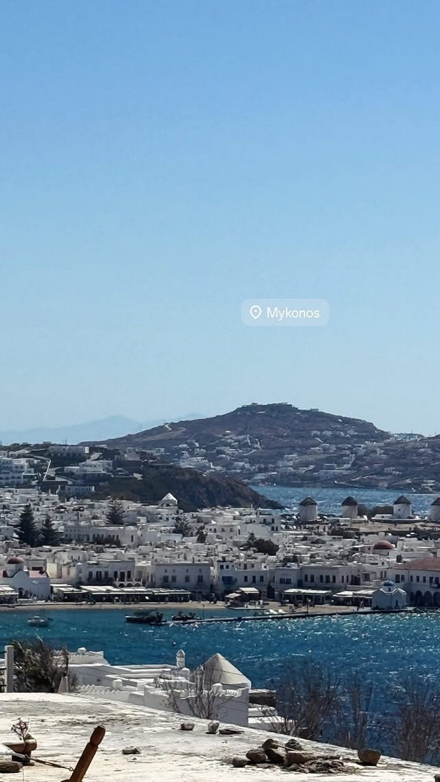 zherkata-na-zheljko-joksimovikj-e-privlechna-brineta-uzhiva-na-odmor-na-mikonos-foto-02.jpg