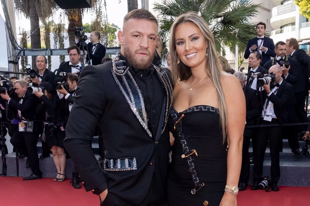 ja-izneveruva-no-nema-da-go-ostavi-zoshto-soprugata-na-konor-mekgregor-gi-trpi-ponizhuvanjata-i-se-zhrtvuva-za-nego-09.JPG