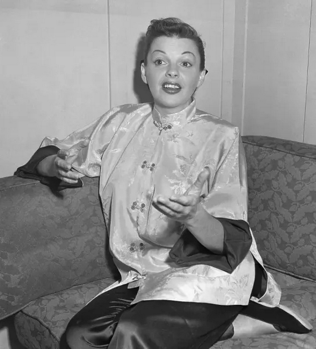 ja-spasil-karierata-no-ja-prisilil-da-abortira-skandalozniot-brak-na-dzhudi-garland-i-chetvrtiot-soprug-sid-0.JPG