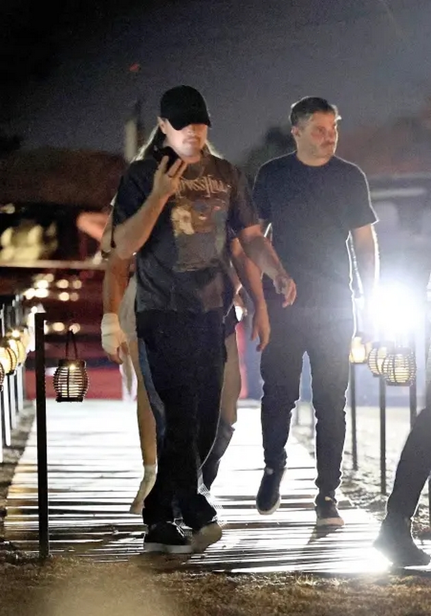 policajci-ne-go-prepoznaa-leonardo-di-kaprio-go-pretresuvaat-pred-da-go-pushtat-na-zabava-na-ibica-video-10.JPG