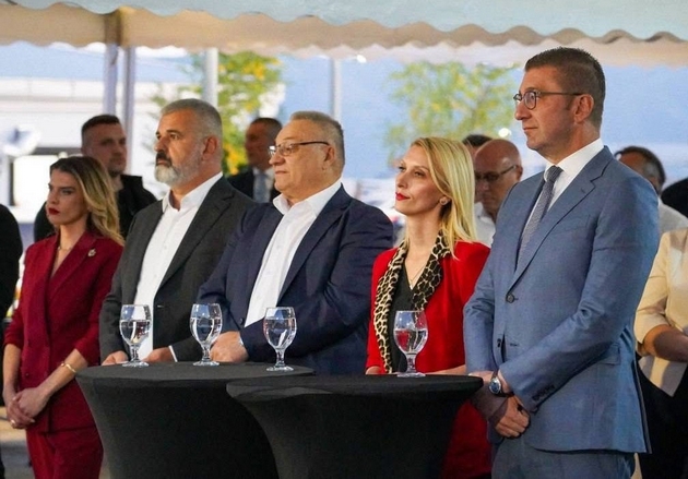 so-parichni-nagradi-za-site-i-bonusi-za-24-najdobri-vraboteni-buchim-go-odbelezha-denot-na-makedonskite-rudari-02.JPG
