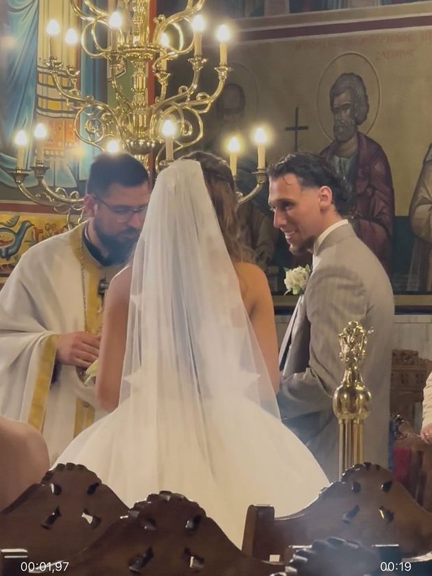 fudbalerot-darko-churlinov-se-ozheni-so-grkinkata-filipa-svadba-vo-solun-igra-sirtaki-04.jpg