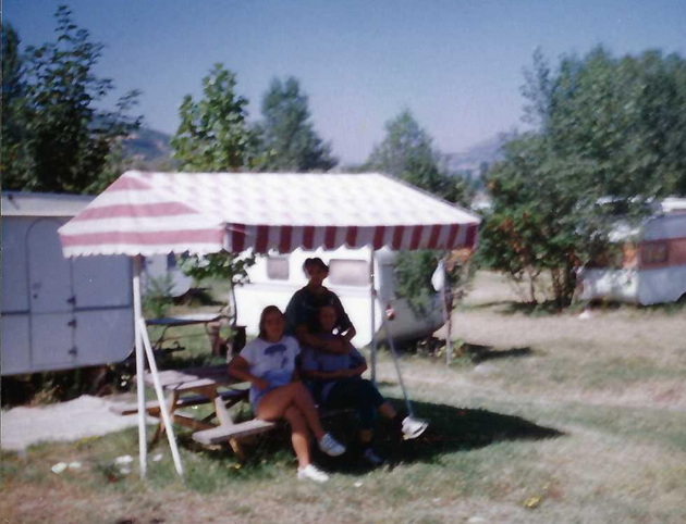 gledavme-kako-pagjaat-meteori-prikolki-ni-bea-dom-zoshto-sum-nostalgichna-po-najubavoto-leto-na-ezero-treska-i-po-30-godini-10.jpg