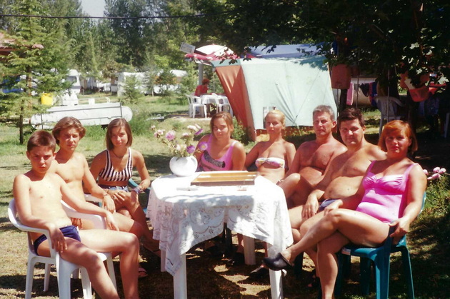 gledavme-kako-pagjaat-meteori-prikolki-ni-bea-dom-zoshto-sum-nostalgichna-po-najubavoto-leto-na-ezero-treska-i-po-30-godini-11.jpg