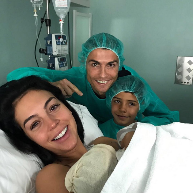 ja-chekashe-pred-rabota-so-bugatti-se-maskirashe-za-da-ja-odnese-vo-diznilend-kako-ronaldo-se-zhrtvuvashe-za-djordjina-na-pochetokot-02_1.jpg