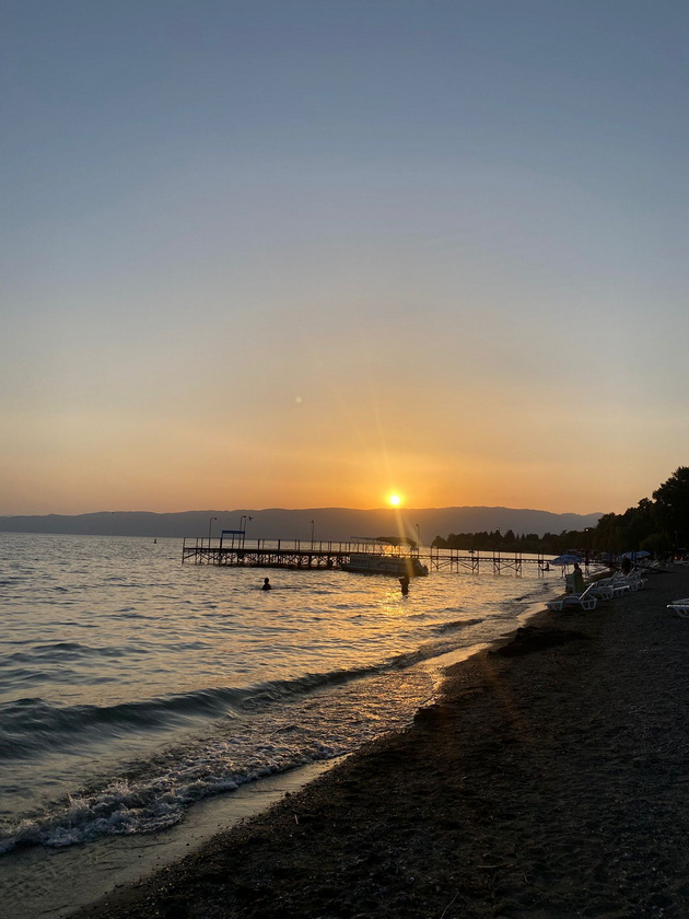 na-odmor-so-magdalena-vo-ohrid-na-tura-so-gliser-vidov-skriena-priroda-kokteli-se-do-500-denari-isto-kolku-vo-komo-19.jpg