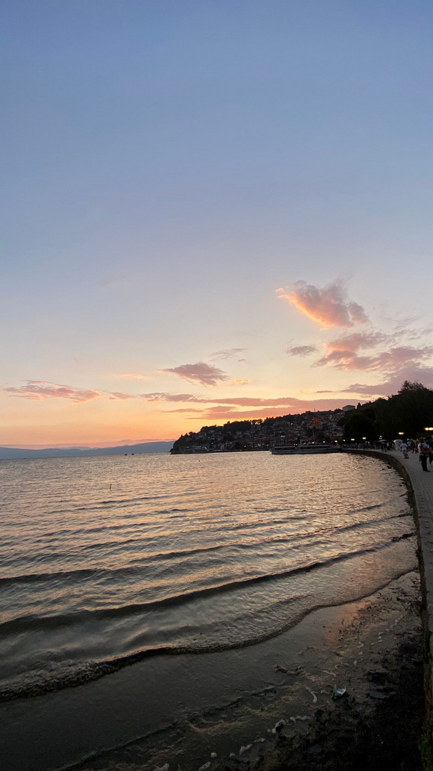 na-odmor-so-magdalena-vo-ohrid-na-tura-so-gliser-vidov-skriena-priroda-kokteli-se-do-500-denari-isto-kolku-vo-komo-23.jpg