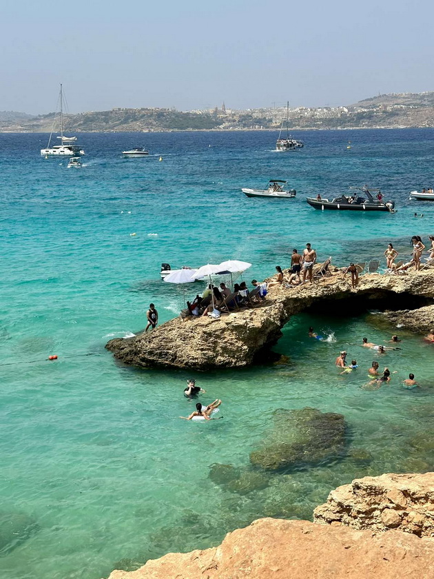 na-odmor-so-stefanija-krzheska-na-malta-ne-mi-se-dopadna-guzhvata-na-plazhite-lezhalki-se-do-30-gradot-birgu-me-voodushevi-14.jpg