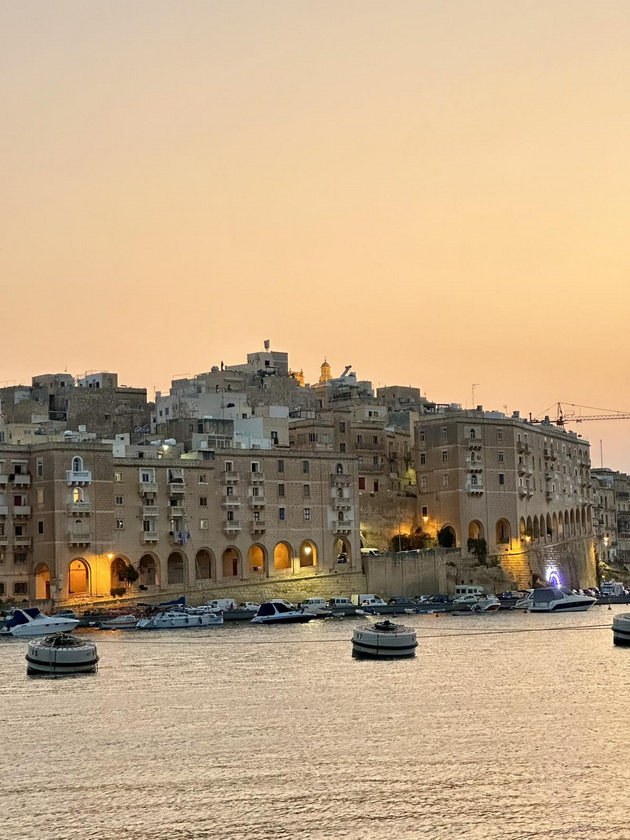 na-odmor-so-stefanija-krzheska-na-malta-ne-mi-se-dopadna-guzhvata-na-plazhite-lezhalki-se-do-30-gradot-birgu-me-voodushevi-29.jpg
