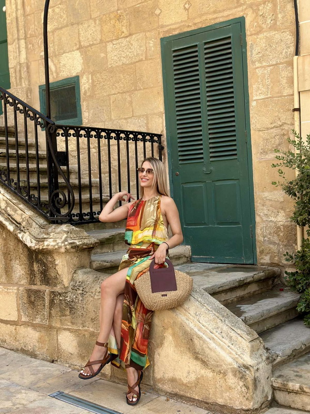 na-odmor-so-stefanija-krzheska-na-malta-ne-mi-se-dopadna-guzhvata-na-plazhite-lezhalki-se-do-30-gradot-birgu-me-voodushevi-44.jpg