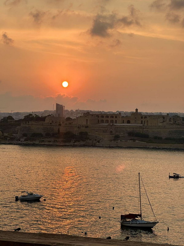 na-odmor-so-stefanija-krzheska-na-malta-ne-mi-se-dopadna-guzhvata-na-plazhite-lezhalki-se-do-30-gradot-birgu-me-voodushevi-46.jpg