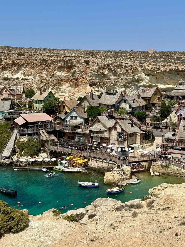 na-odmor-so-stefanija-krzheska-na-malta-ne-mi-se-dopadna-guzhvata-na-plazhite-lezhalki-se-do-30-gradot-birgu-me-voodushevi-55_copy.jpg