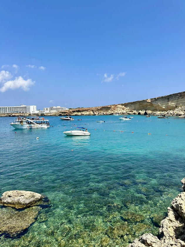 na-odmor-so-stefanija-krzheska-na-malta-ne-mi-se-dopadna-guzhvata-na-plazhite-lezhalki-se-do-30-gradot-birgu-me-voodushevi-66.jpg
