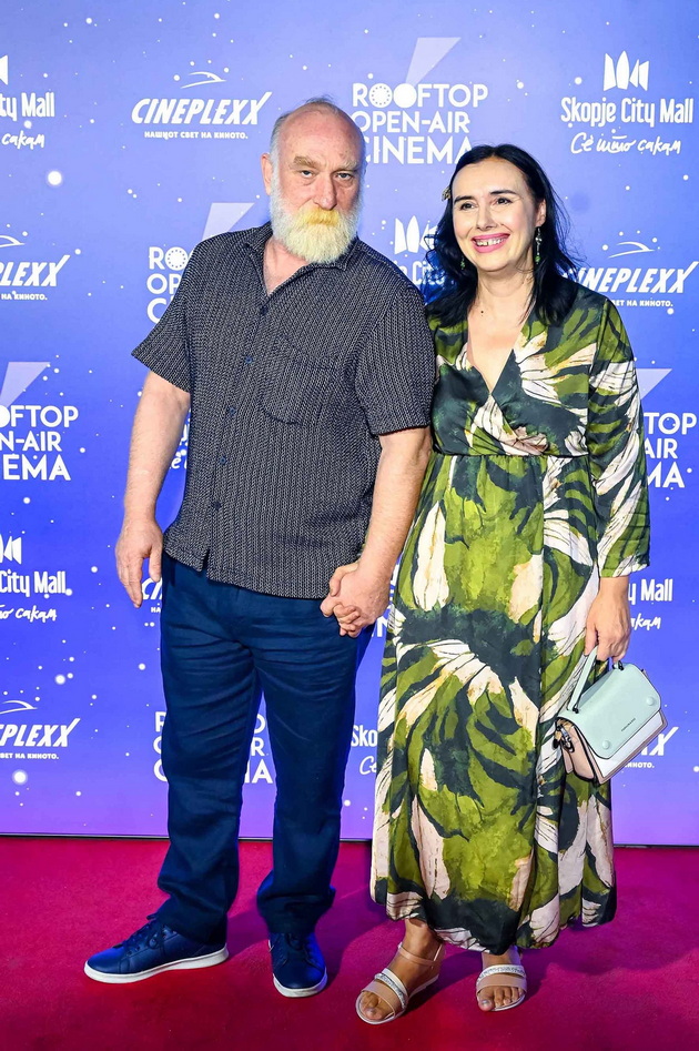sashko-kocev-so-soprugata-zvezdana-angelovska-so-kjerkata-poznatite-na-20-godishninata-od-premierata-na-balkankan-16.jpg