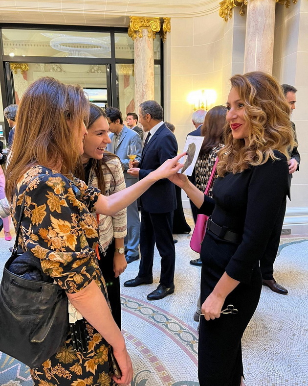 uspeshni-makedonci-niz-svetot-ines-stankovska-pravi-silueti-od-hartija-uchela-od-dedo-i-vo-pariz-sega-raboti-so-svetski-brendovi-21.jpg