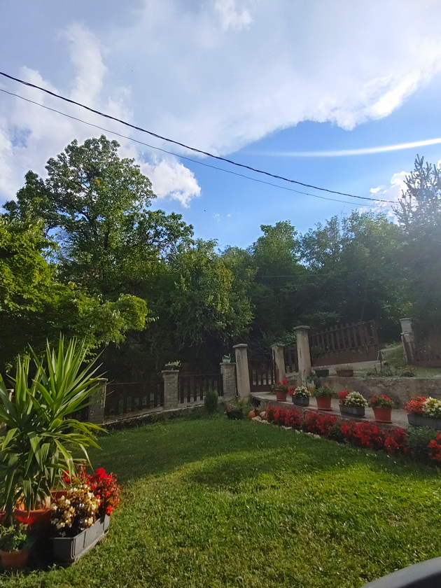 vo-dvorot-na-branko-vo-vevchani-02.jpg