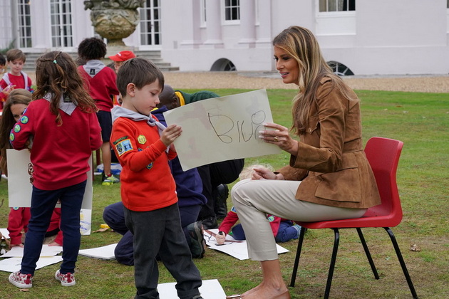 melanija-tramp-mrzne-vo-baletanki-kejt-midlton-vo-chizmi-dvete-dami-sami-na-druzhba-posrekjna-e-vo-kralskoto-semejstvo-13.jpg