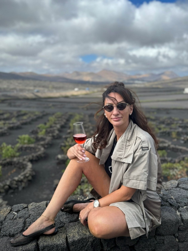 na-odmor-so-jana-klopchevska-na-kanarski-ostrovi-na-lanzarote-piev-vino-od-vulkanska-pochva-fuerteventura-e-pustinska-oaza-kako-na-dve-planeti-10.jpg